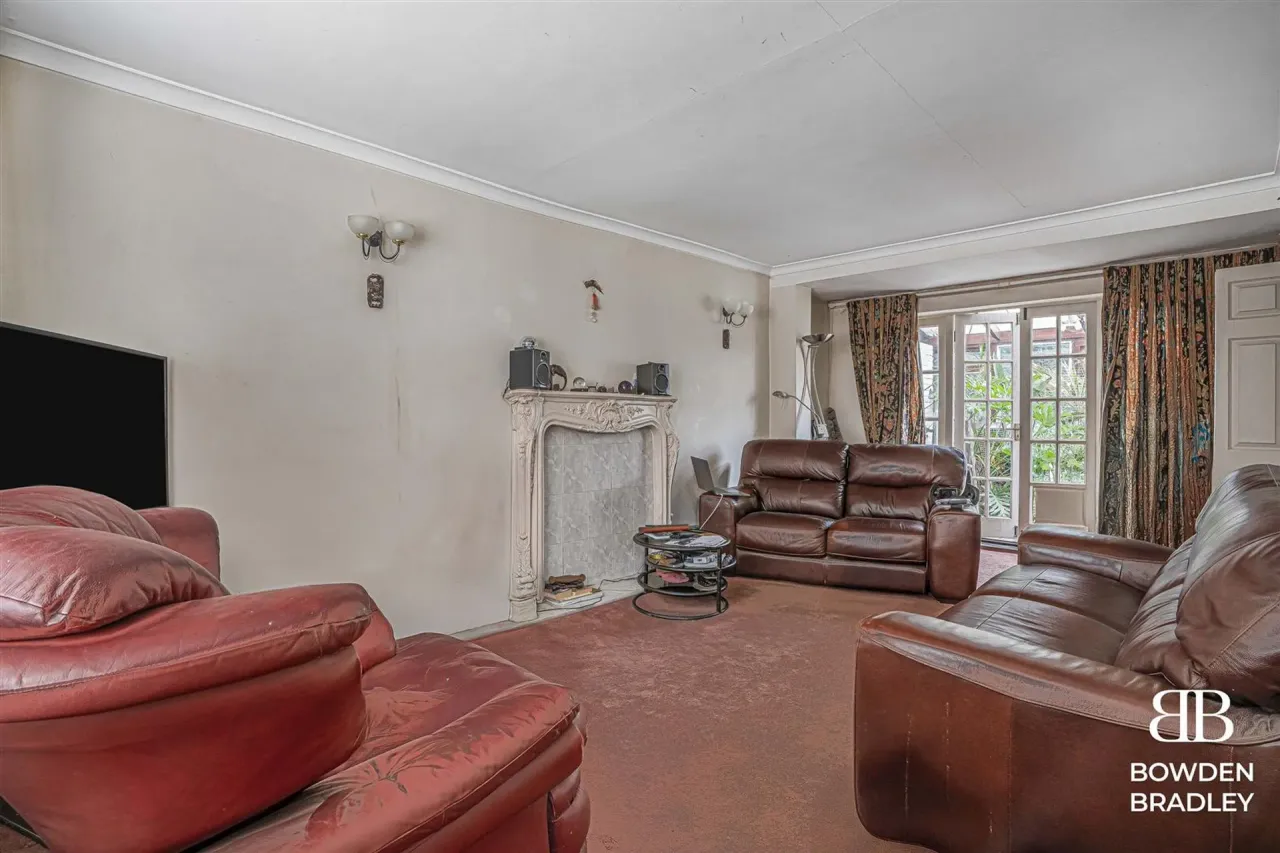 Theydon Grove, Woodford Green, IG8, photo 4