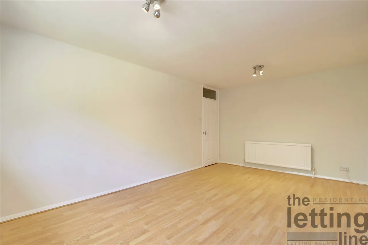 Chase Green Avenue, Enfield Chase, Enfield, Middlesex, EN2 8EN, photo 6