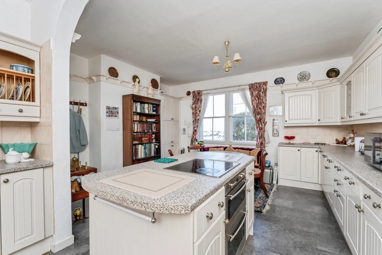 The Parade, Parkgate, CH64, photo 11