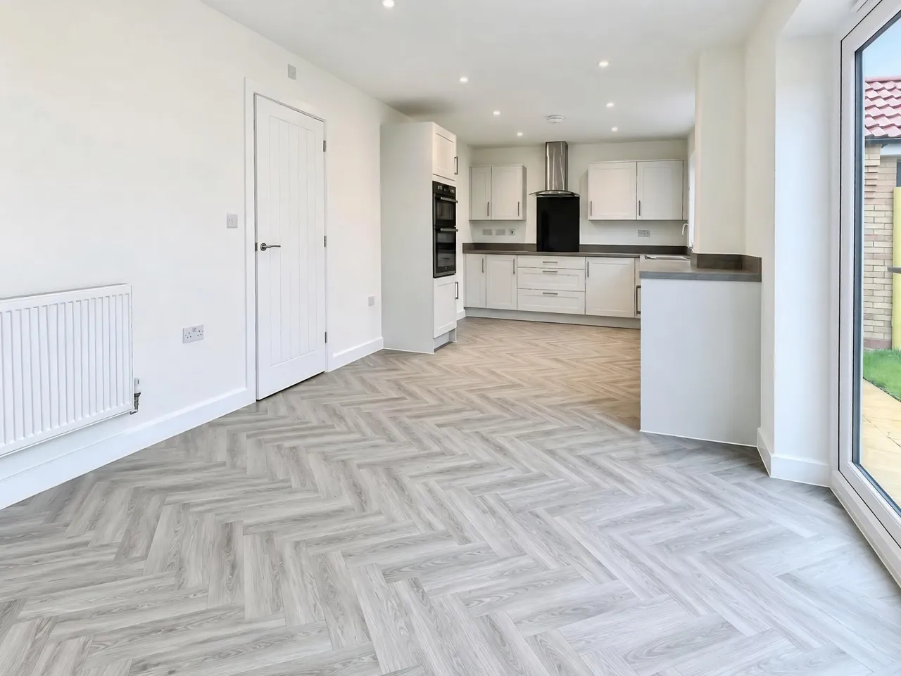 Typhoon Drive, Market Deeping, PE6, photo 3