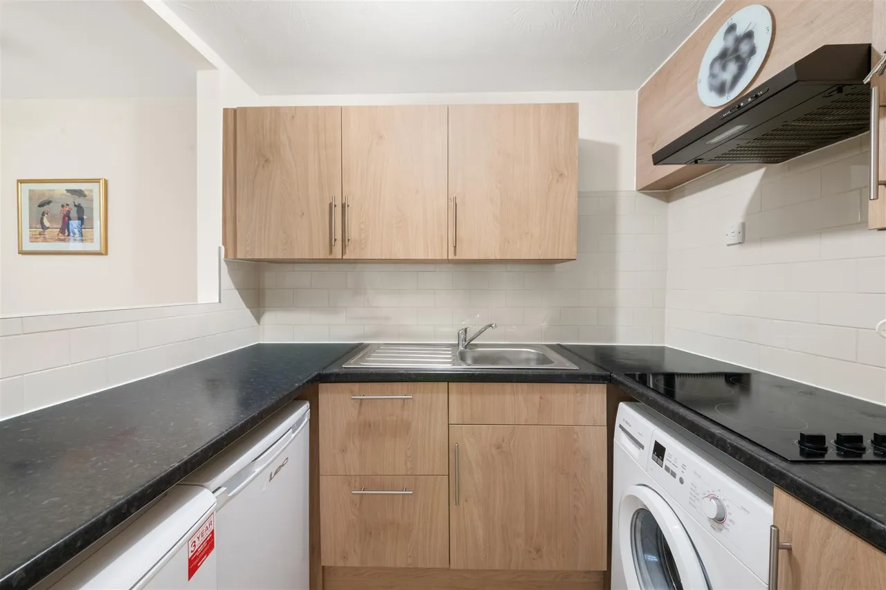 Verona Close, Uxbridge, photo 7