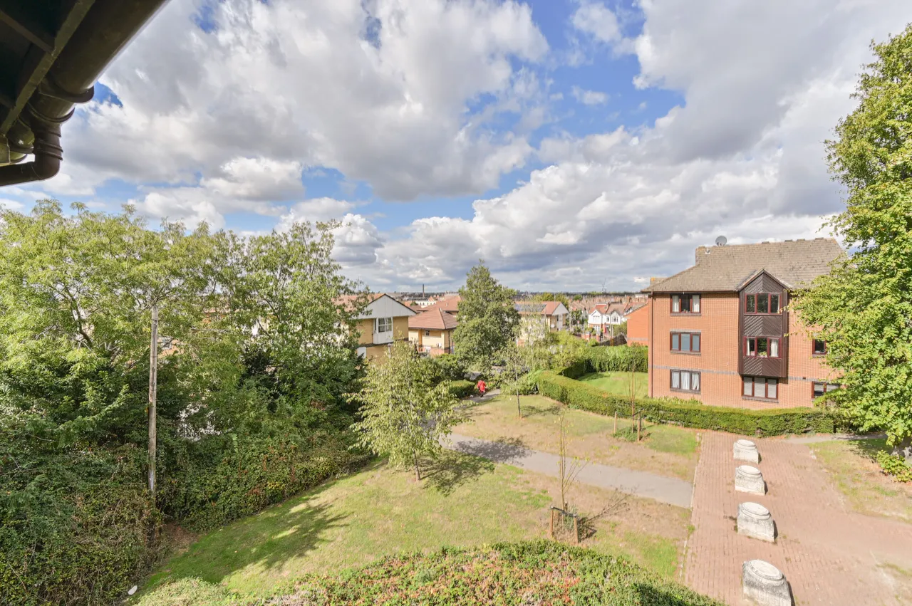 27 Carlisle Way, London, photo 9
