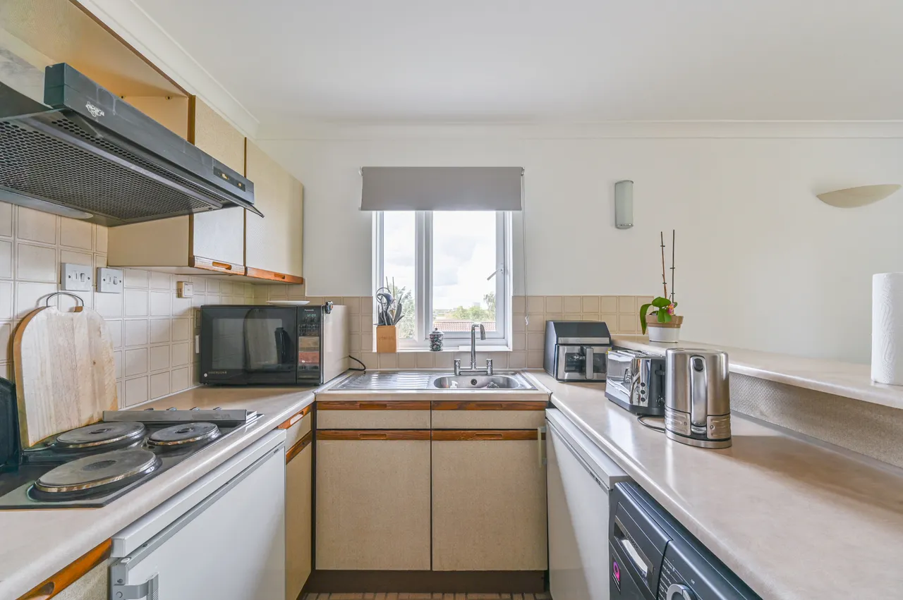 27 Carlisle Way, London, photo 7