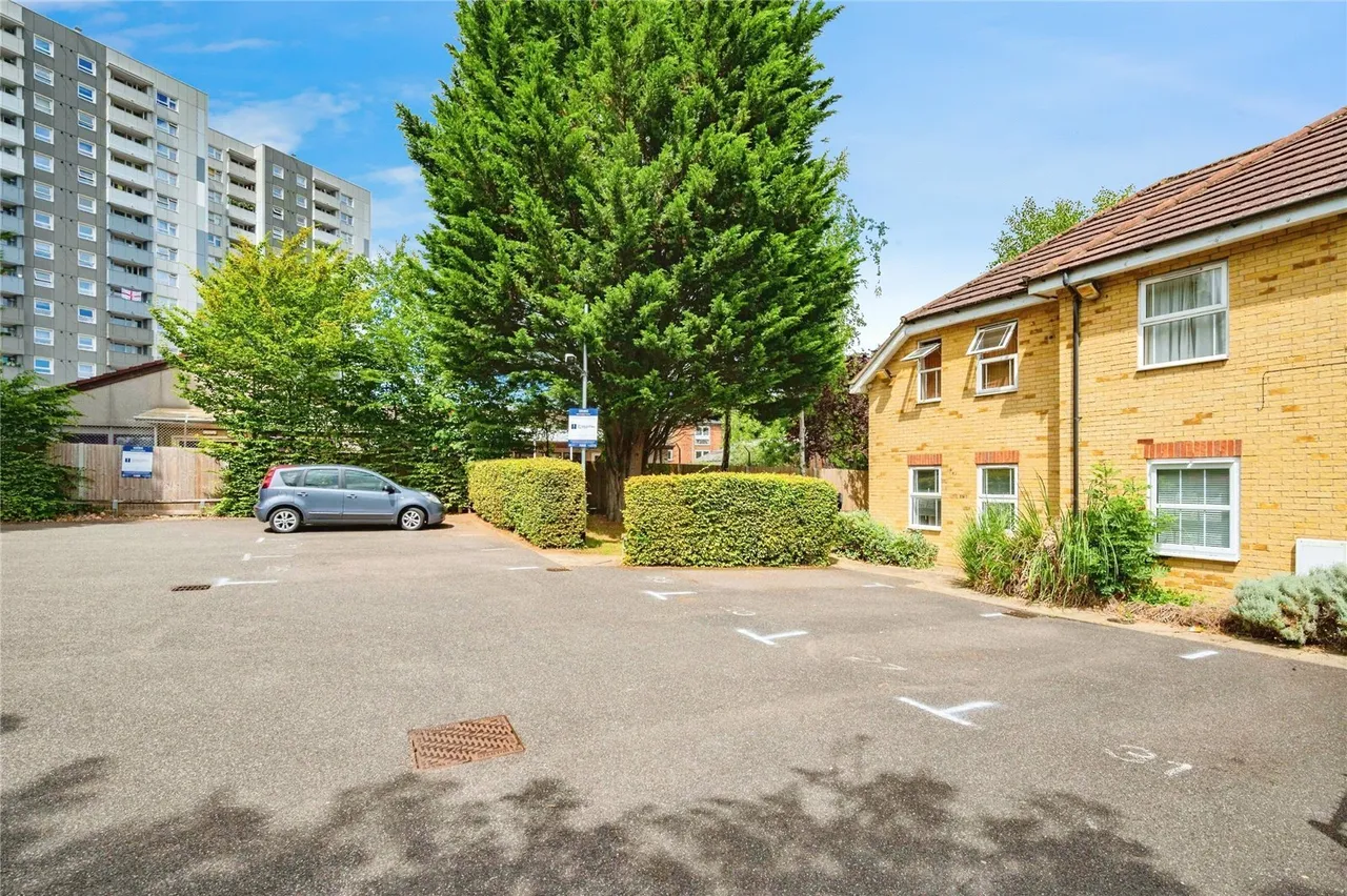 Strathmore Avenue, Luton, Bedfordshire, LU1, photo 4