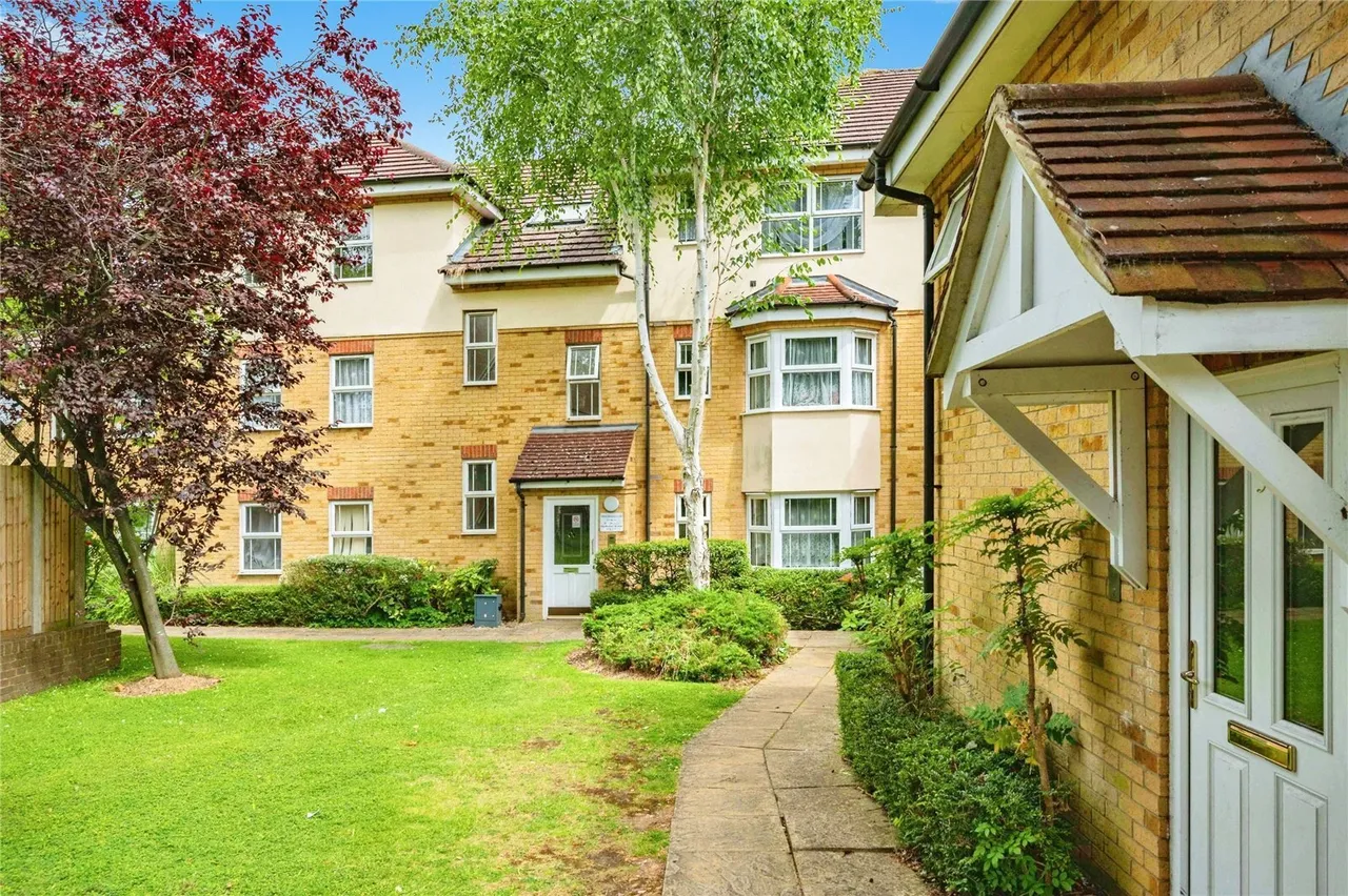 Strathmore Avenue, Luton, Bedfordshire, LU1, photo 2