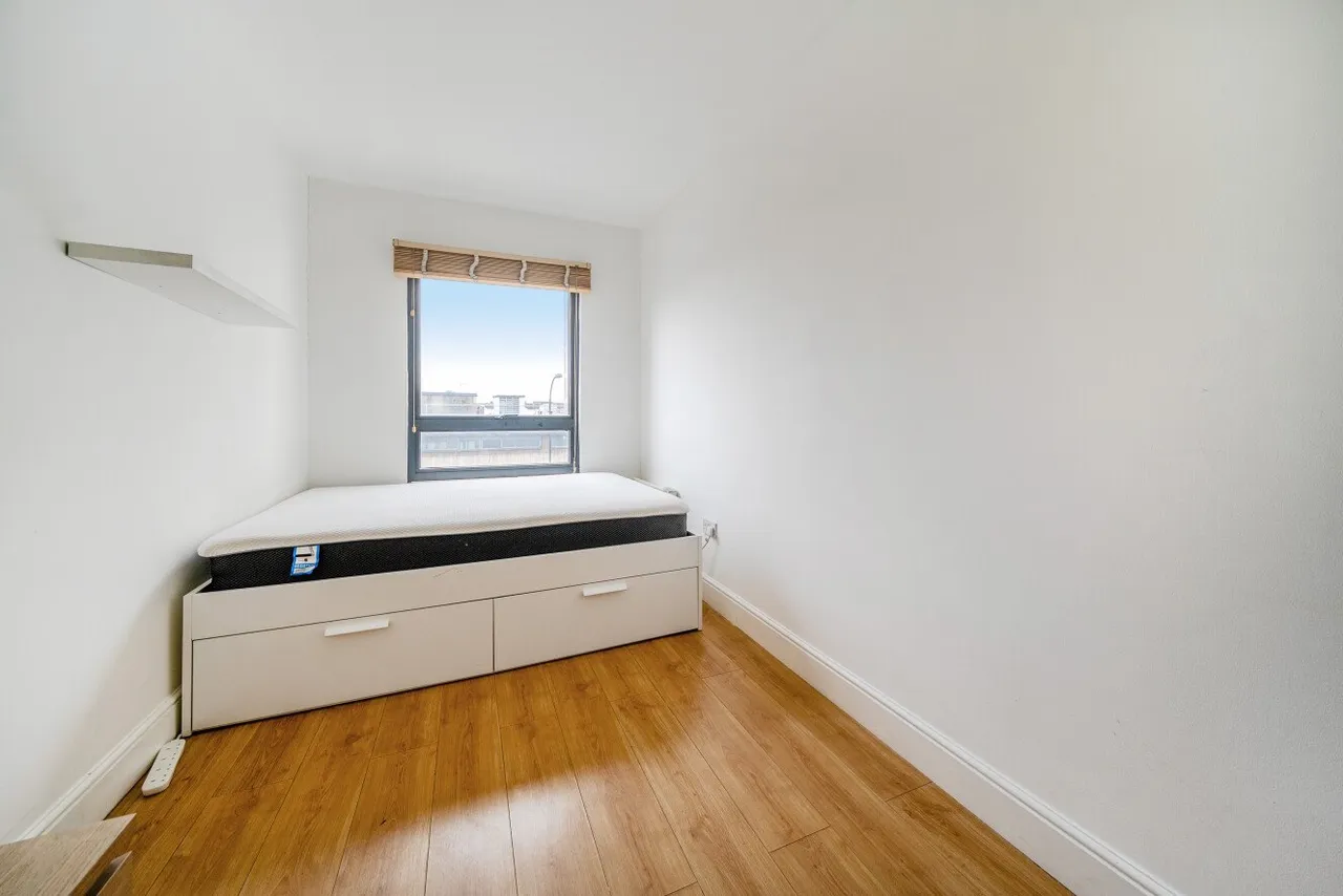 Brownhill Road, London, SE6, photo 9