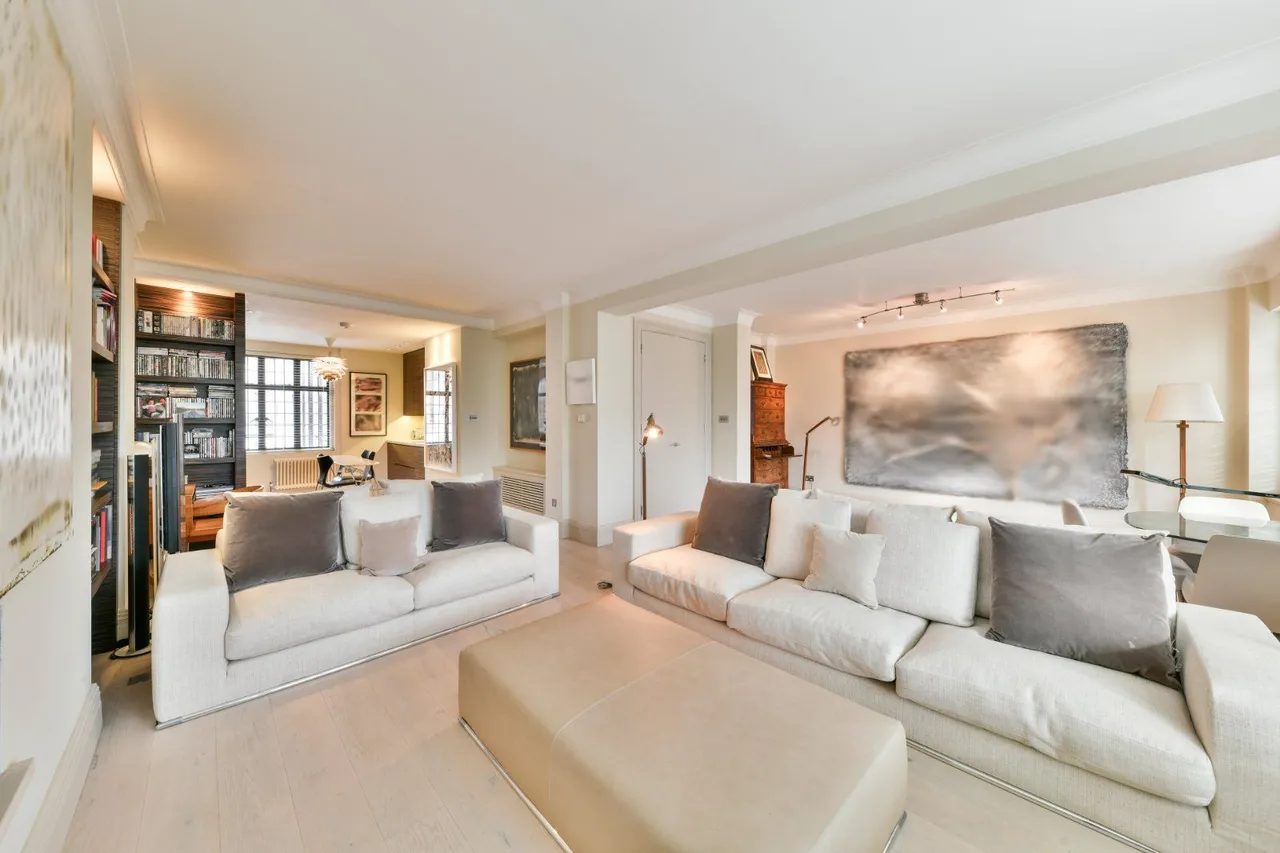 2 bed flat to rent — Sloane Street, Knightsbridge, London, SW1X 9SE