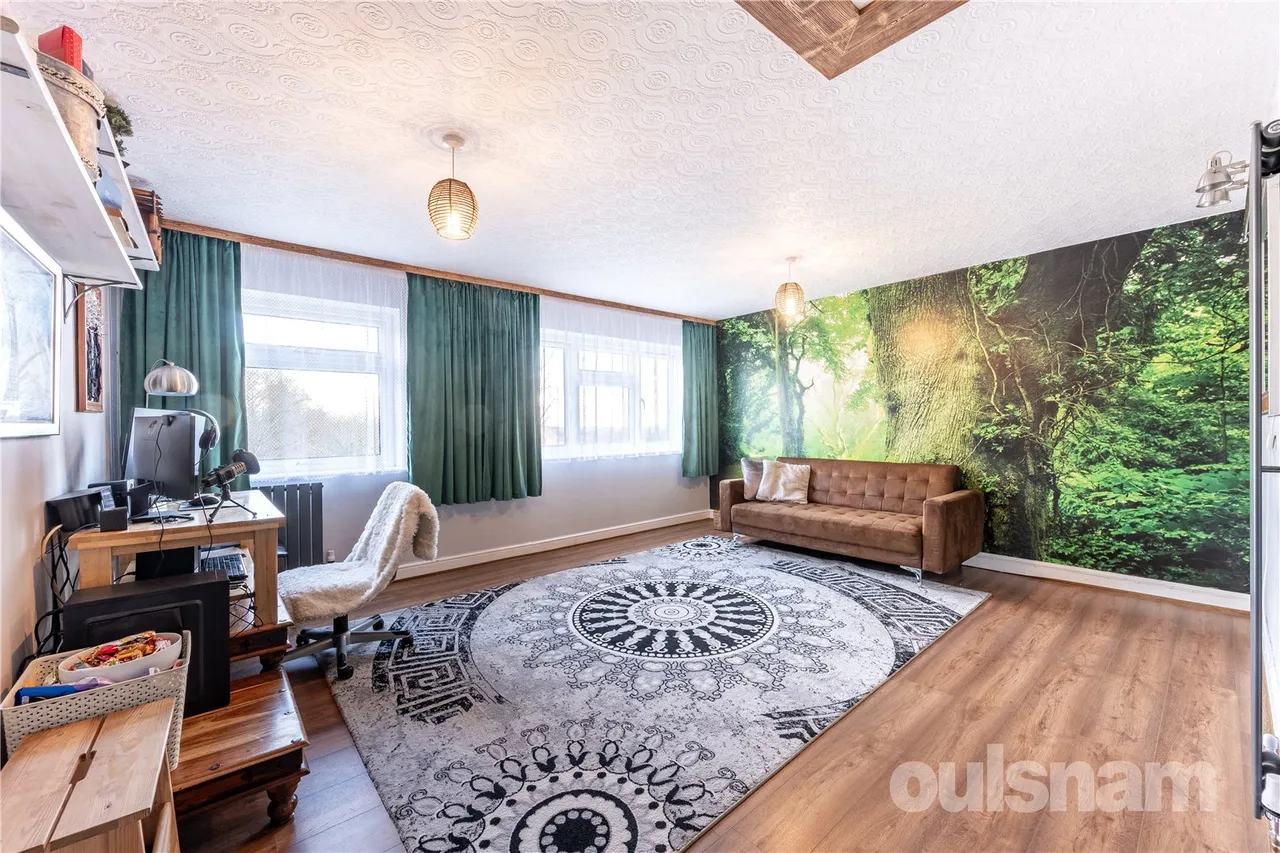 Old Crest Avenue, Redditch, Worcestershire, B98 7EG, photo 2