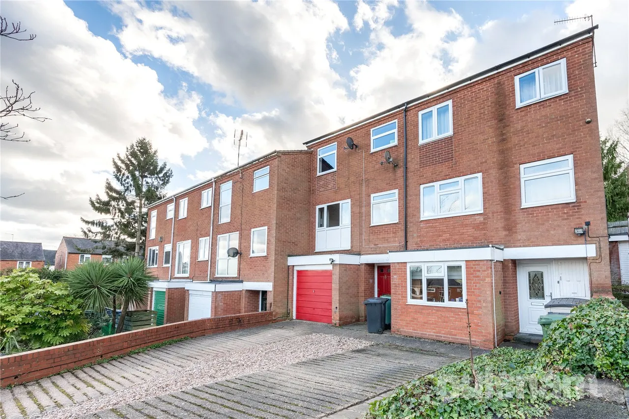 4 bed house for sale — Old Crest Avenue, Redditch, Worcestershire, B98 7EG