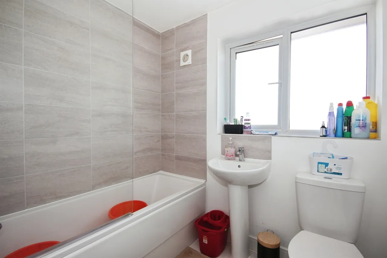 Hindhead Drive, Longford, CV6, photo 7
