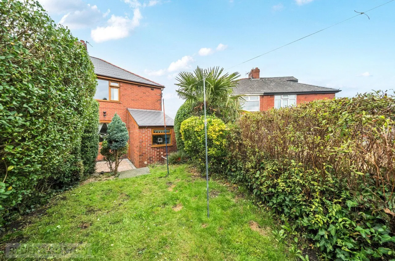 The Crescent, Shaw, OL2, photo 14