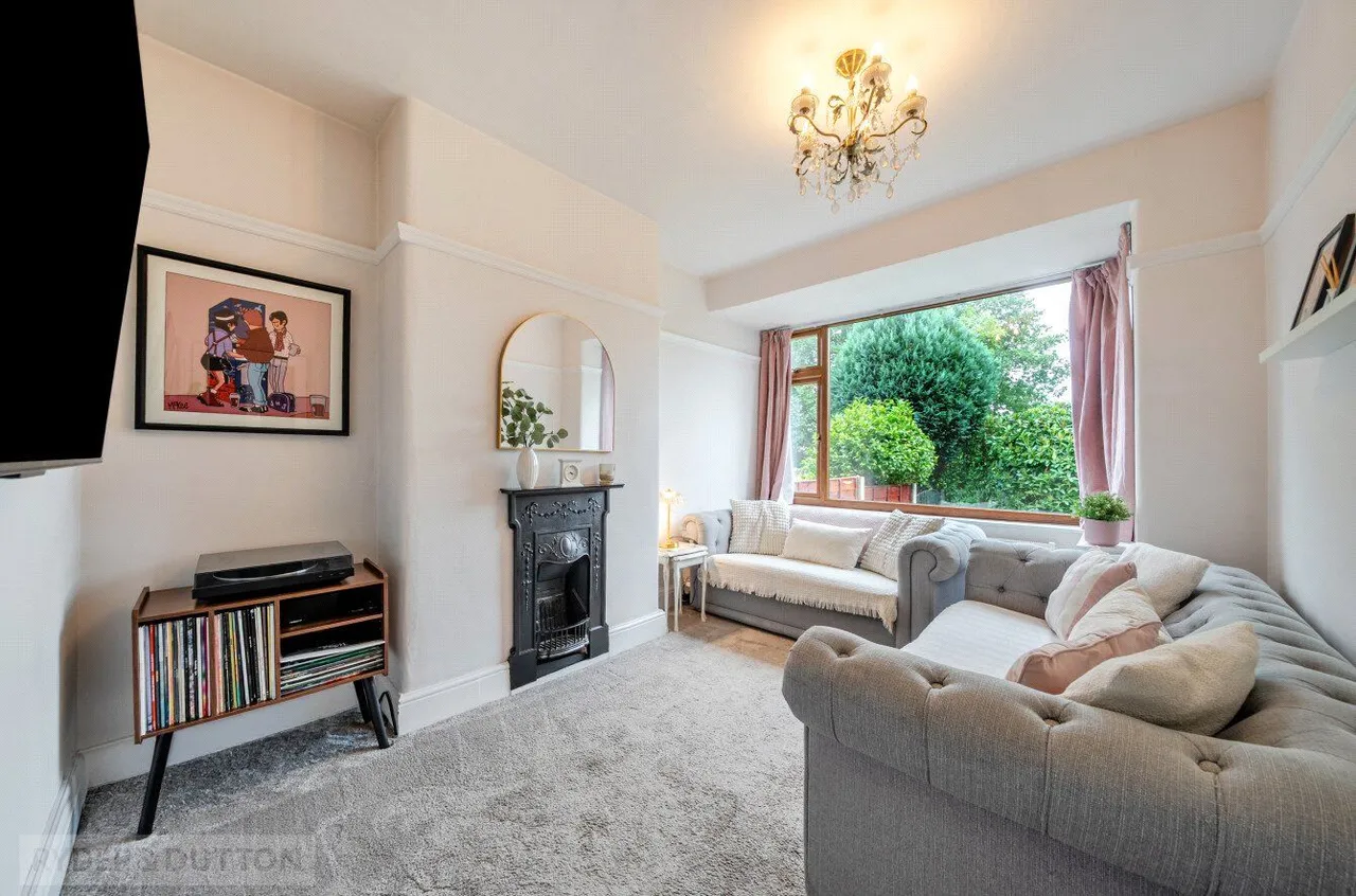 The Crescent, Shaw, OL2, photo 8