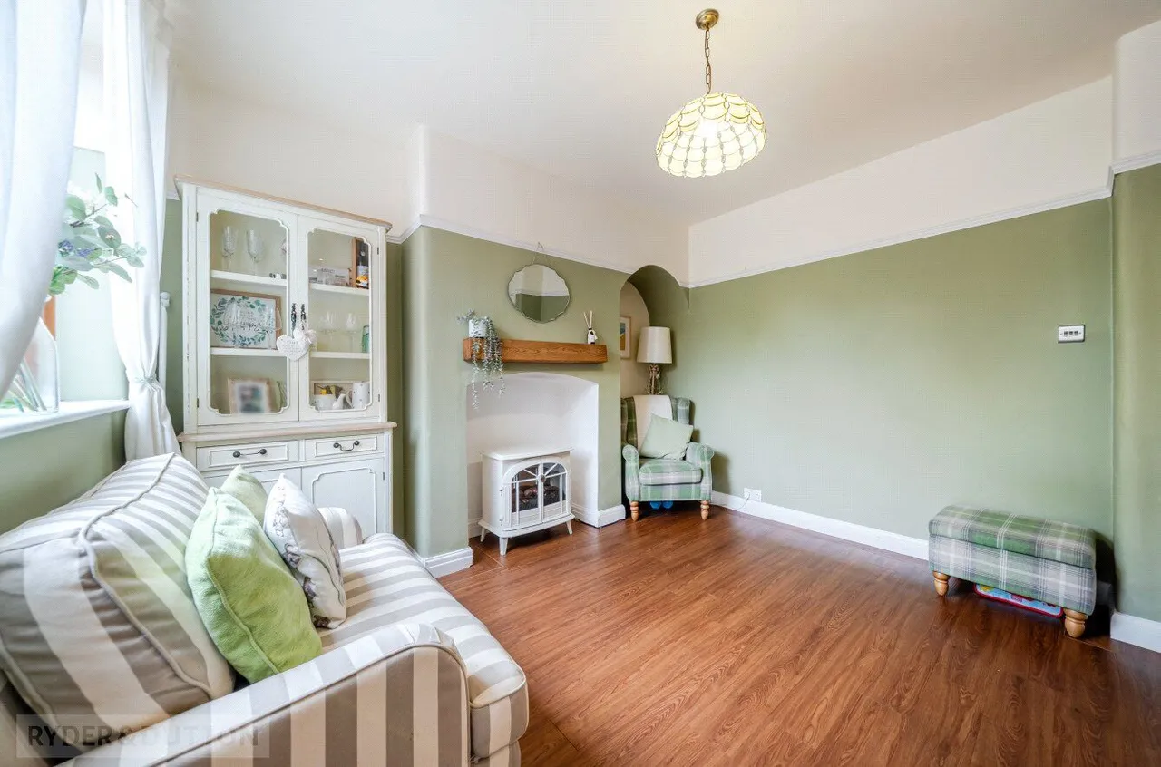 The Crescent, Shaw, OL2, photo 6