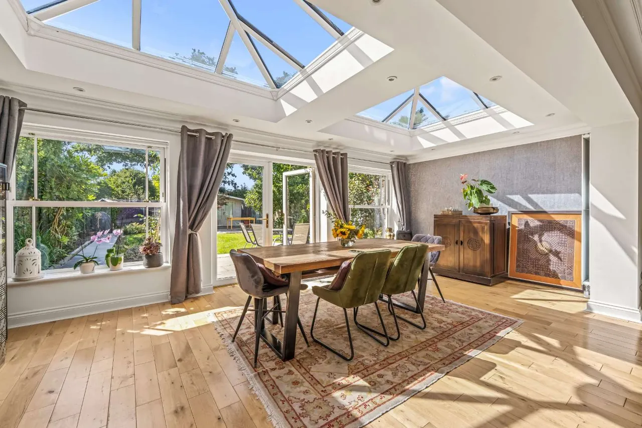 The Avenue, Hampton, TW12 3RN, photo 2