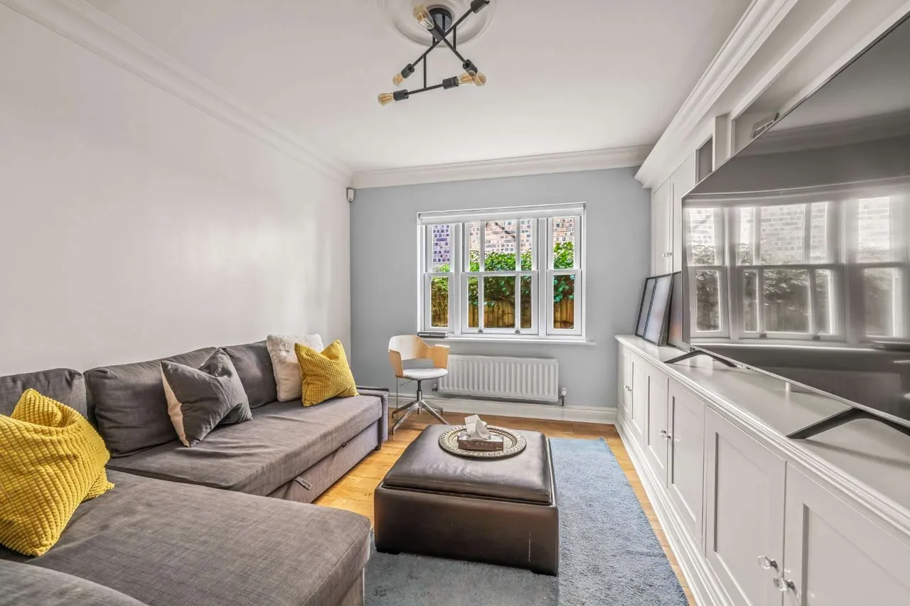 The Avenue, Hampton, TW12 3RN, photo 6