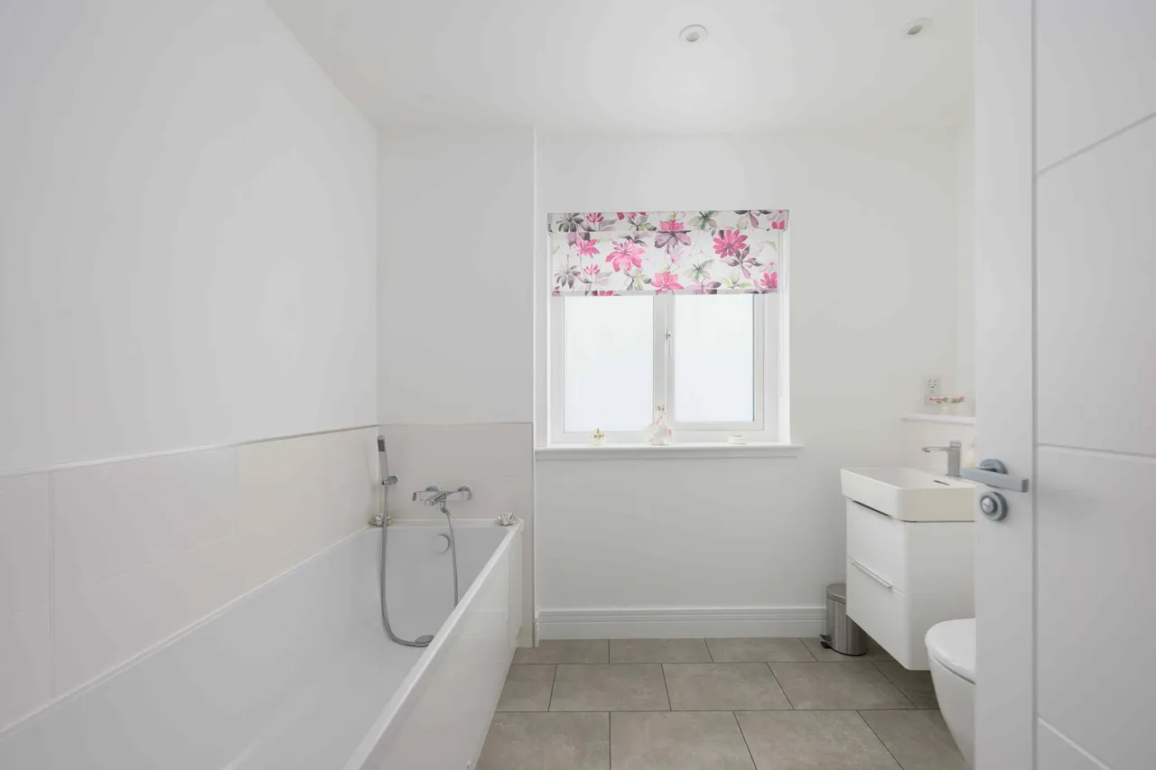 Beaton Drive, Winchburgh, photo 20
