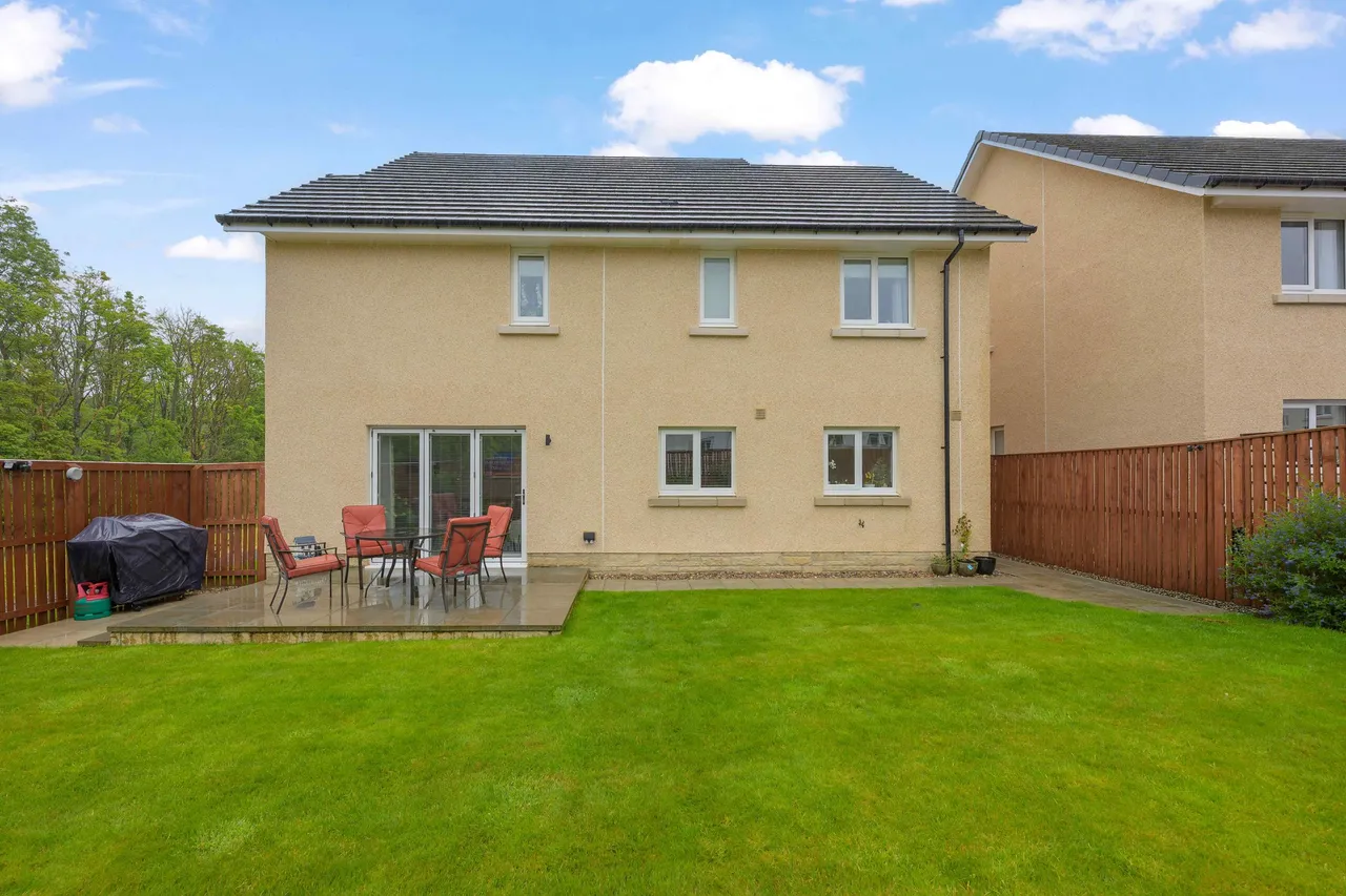 Beaton Drive, Winchburgh, photo 23