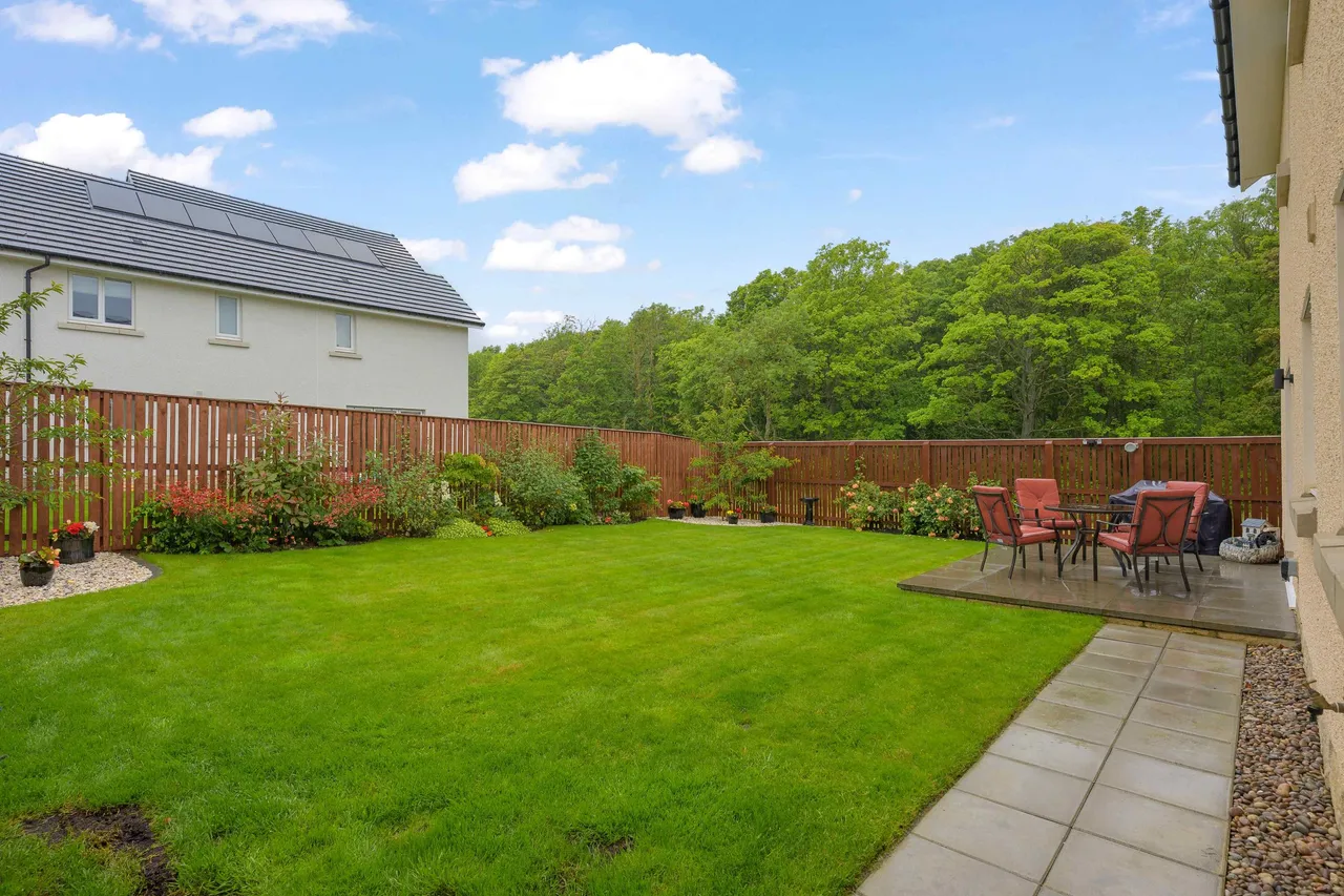 Beaton Drive, Winchburgh, photo 22