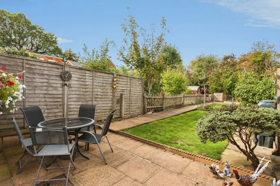 Canterbury Road, Pembury, TN2, photo 3