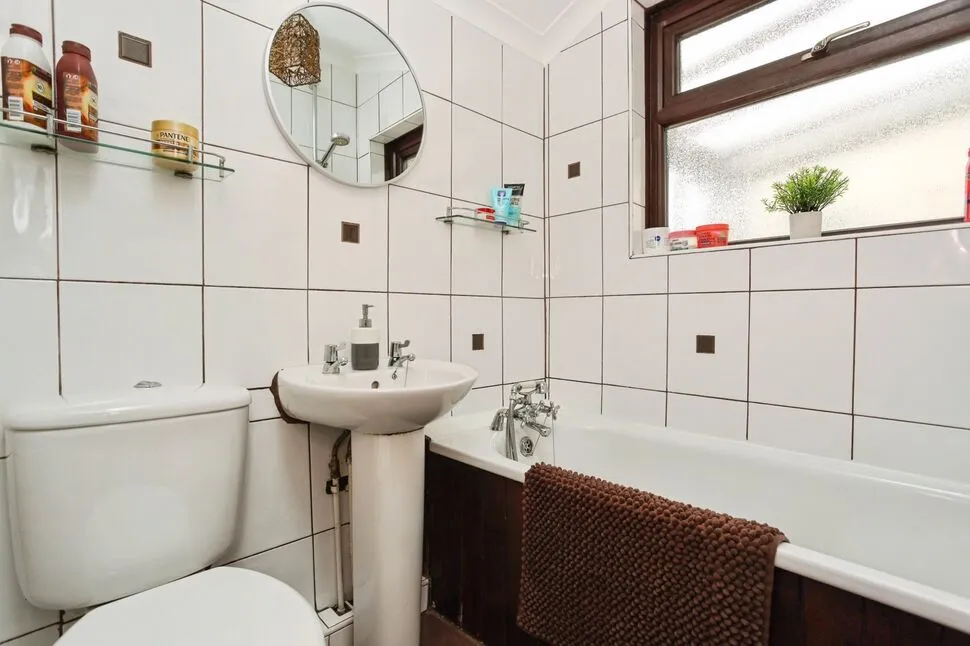 Canterbury Road, Pembury, TN2, photo 12