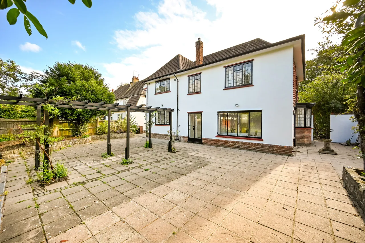 Hounslow, TW5, photo 16