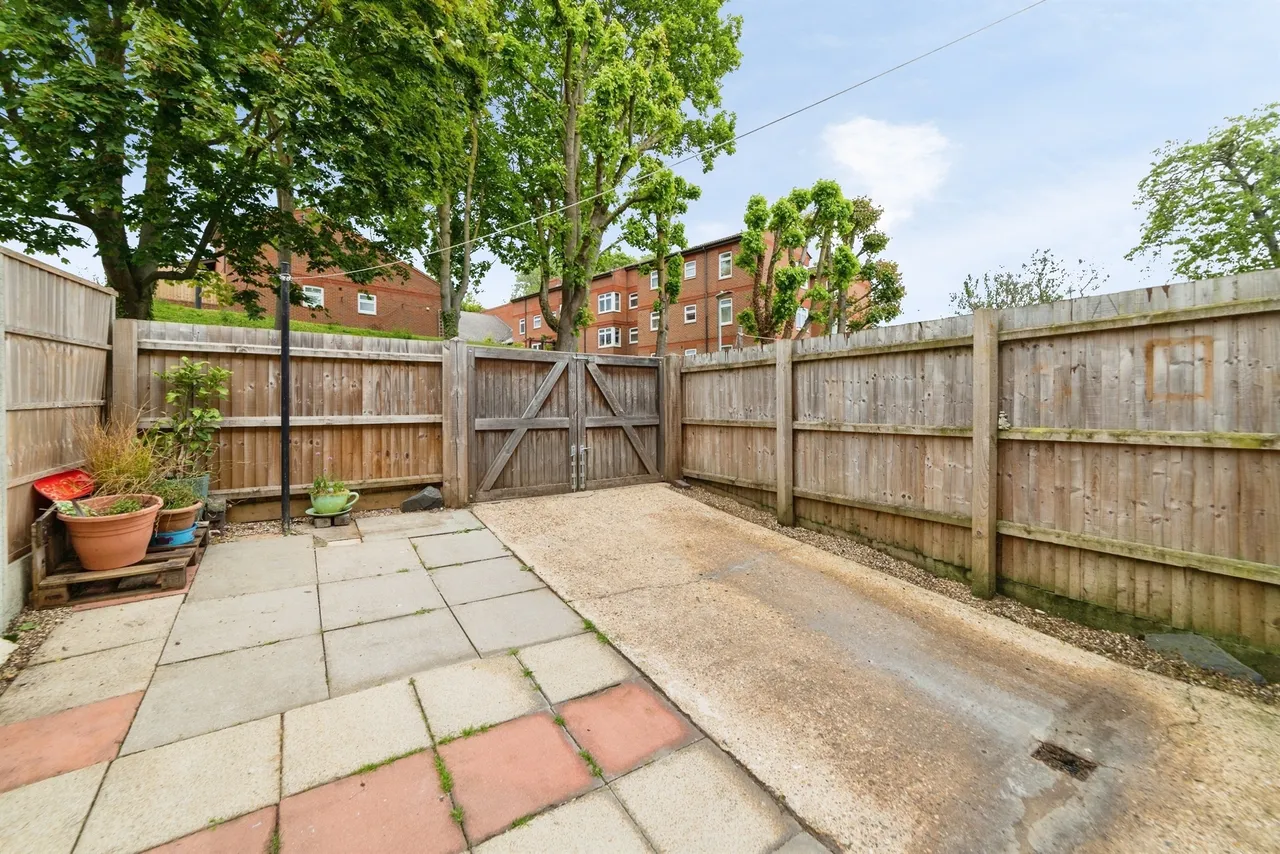 Roebuck Gate, STEVENAGE, photo 9