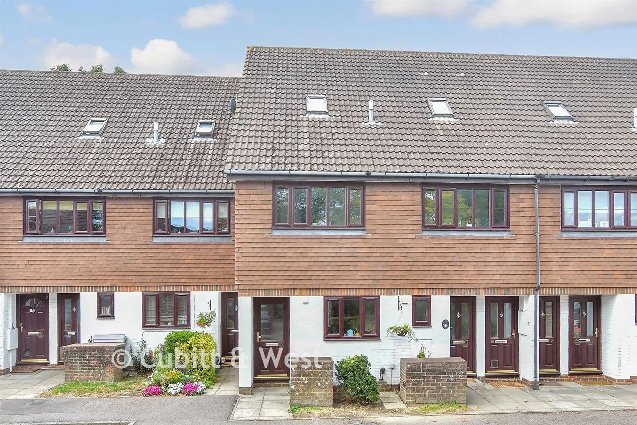1 bed flat for sale, John Wiskar Drive, Cranleigh, GU6