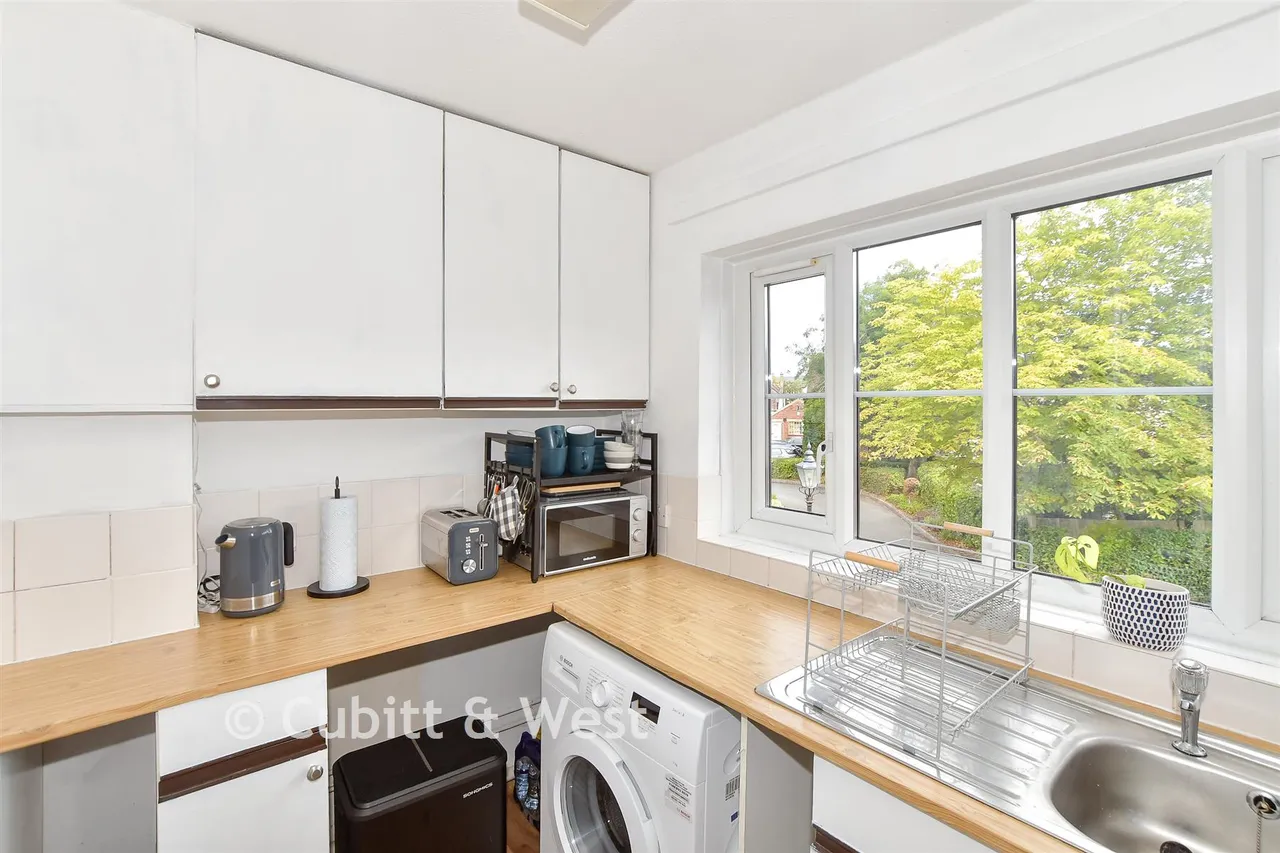 John Wiskar Drive, Cranleigh, GU6, photo 3