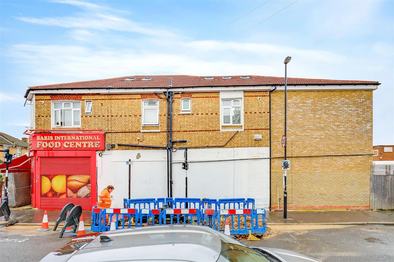 Brighton Road, South Croydon, CR2, photo 5