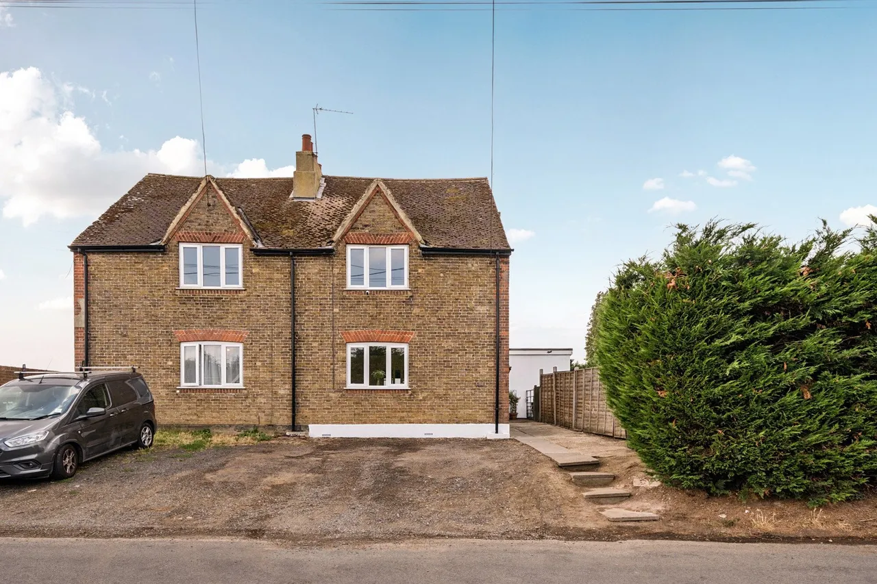 2 bed house for sale — Tylers Green Road, Swanley, BR8