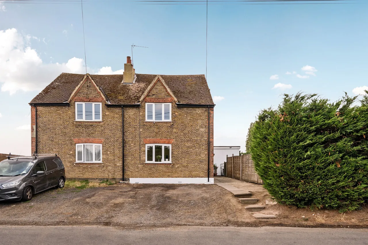 2 bed house for sale, Tylers Green Road, Swanley, BR8