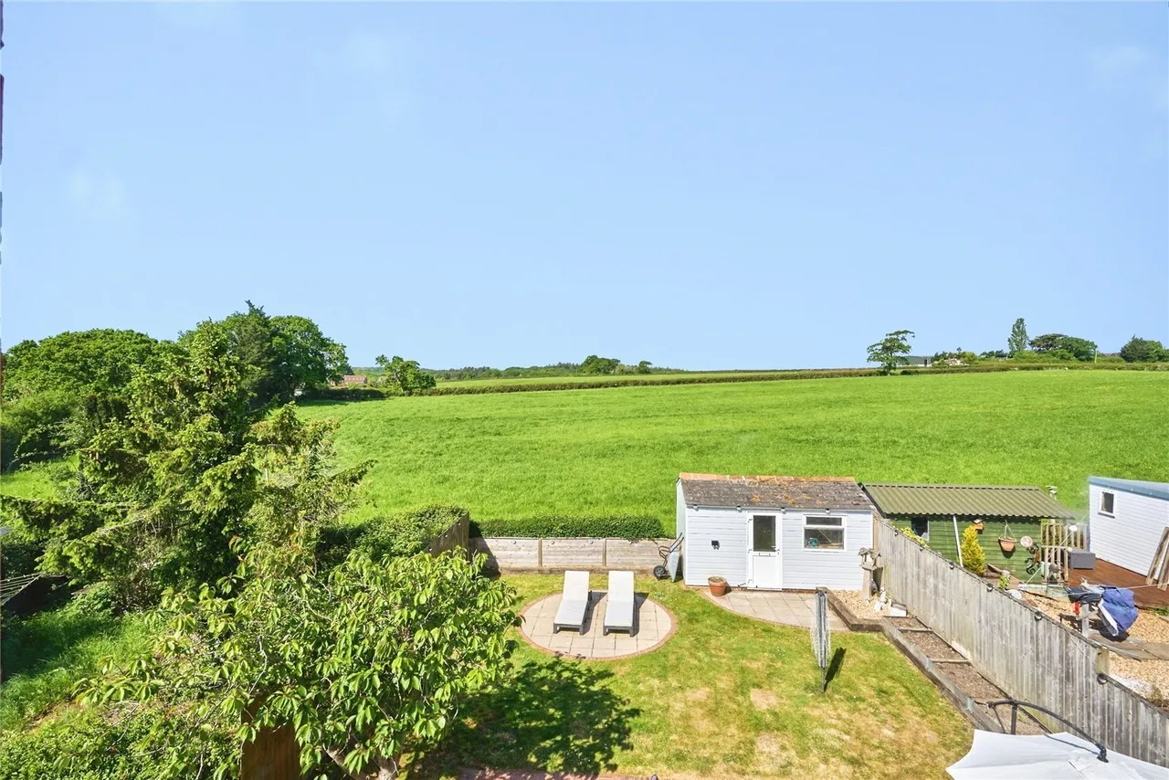 Horsebridge Hill, Newport, PO30, photo 3