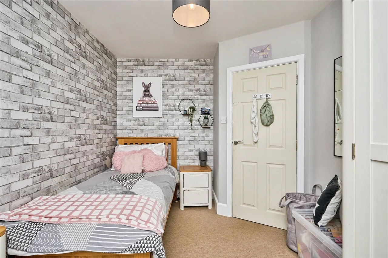 Horsebridge Hill, Newport, PO30, photo 16