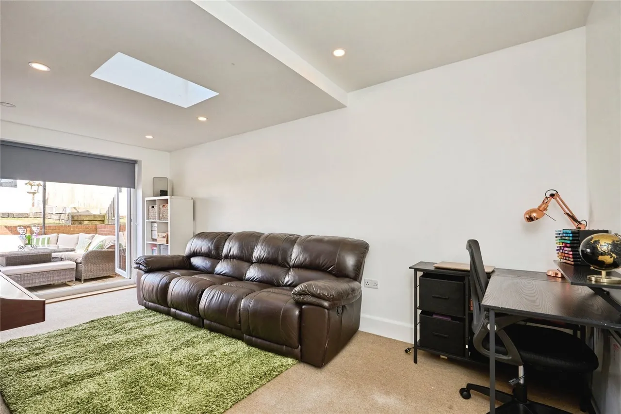 Horsebridge Hill, Newport, PO30, photo 10