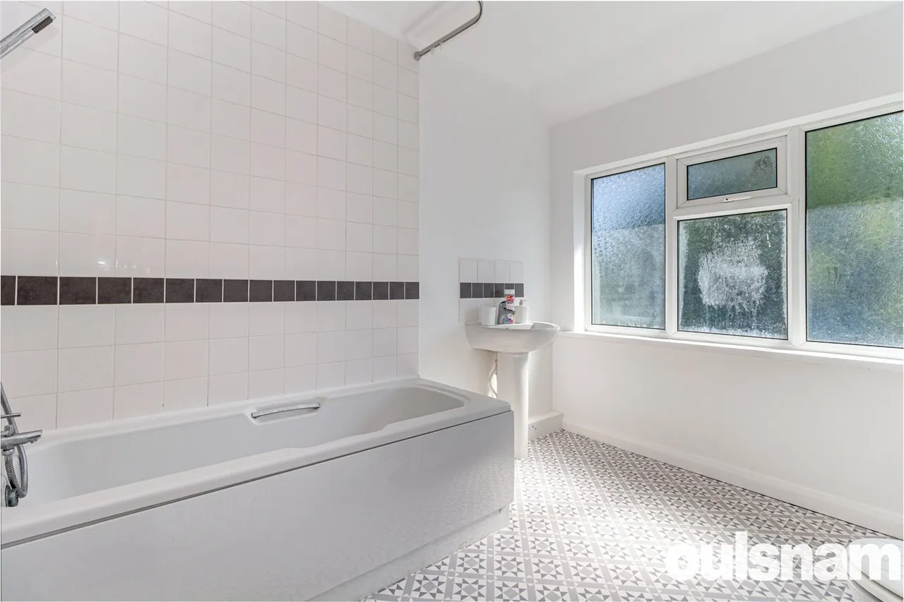 St. Heliers Road, Northfield, West Midlands, B31 1QS, photo 6