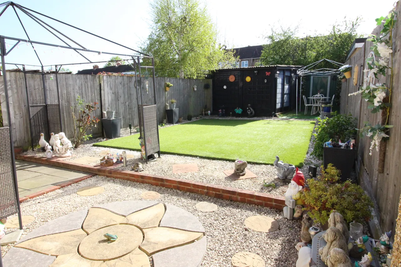 Conrad Drive, WORCESTER PARK, Surrey, Worcester Park, KT48PR, photo 9