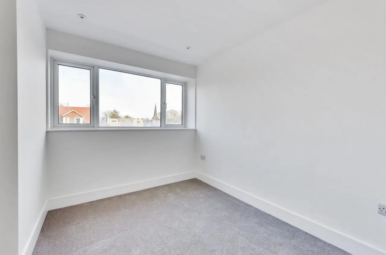 26 High Street, Banstead, Surrey, SM7 2LJ, photo 12