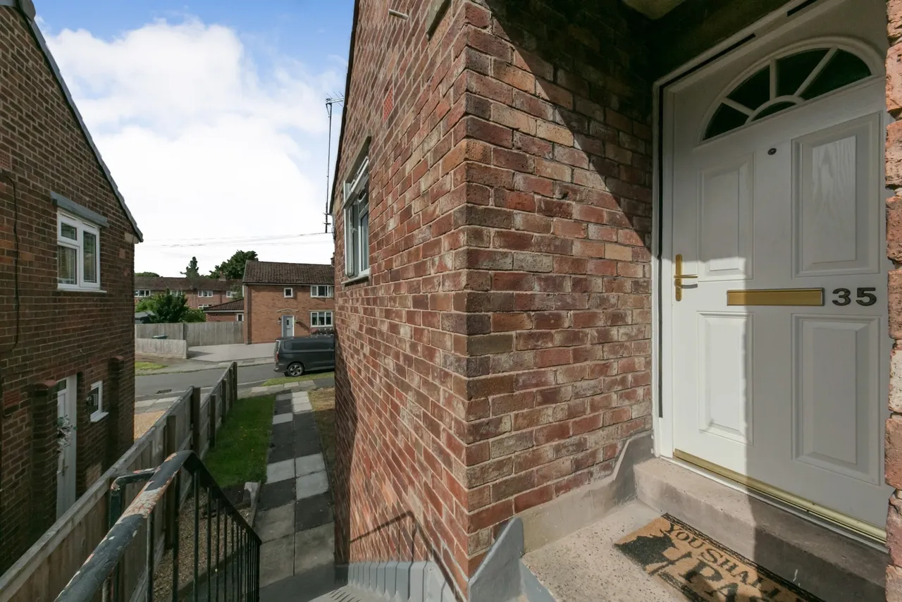 Manor Road, Cuddington, Northwich, Cheshire, CW8, photo 4