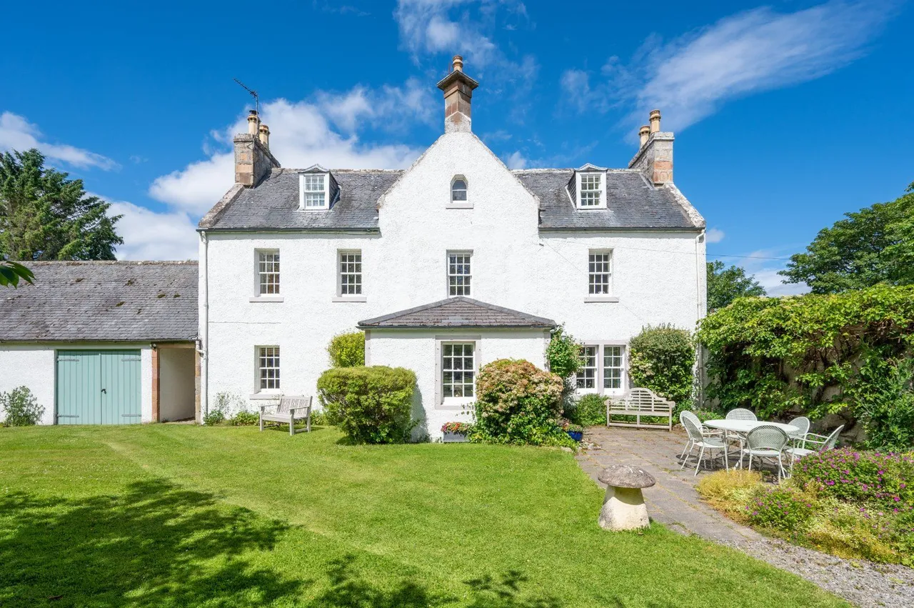 5 bed house for sale — Logie Easter, Kildary, Invergordon, Ross-Shire, IV18 0NZ