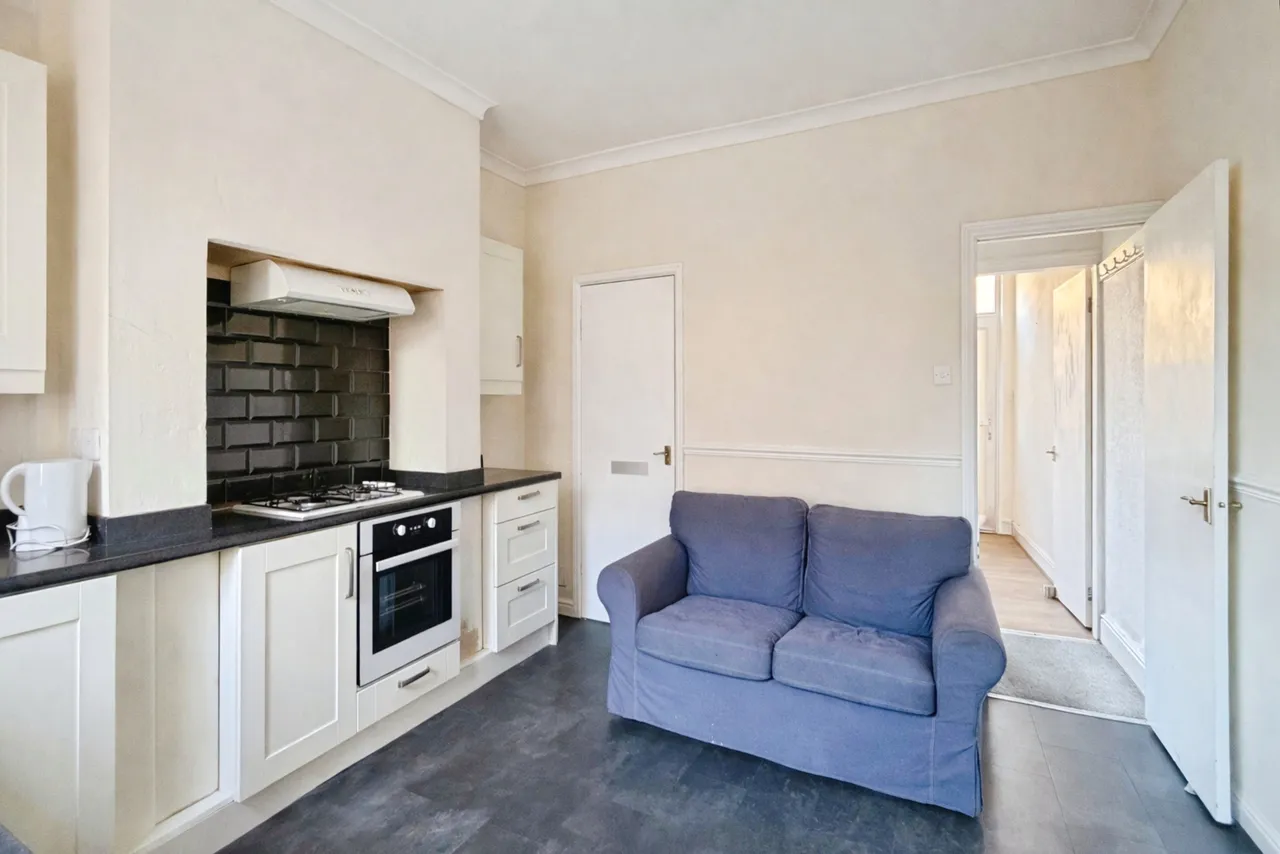 Woodleigh Avenue, Leeds, LS25, photo 5