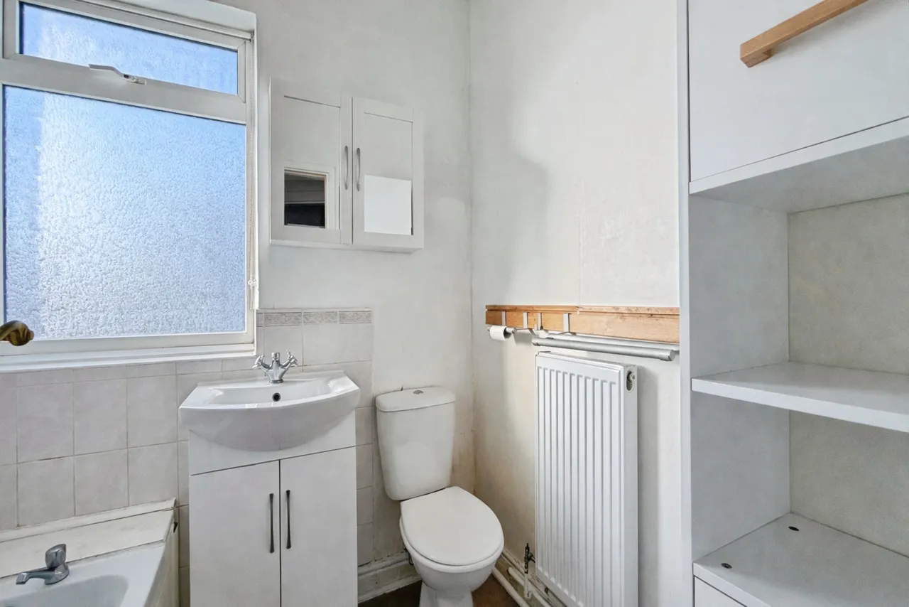 Woodleigh Avenue, Leeds, LS25, photo 11