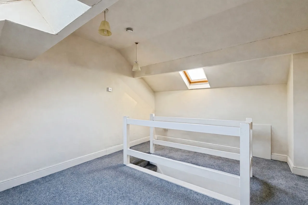 Woodleigh Avenue, Leeds, LS25, photo 12