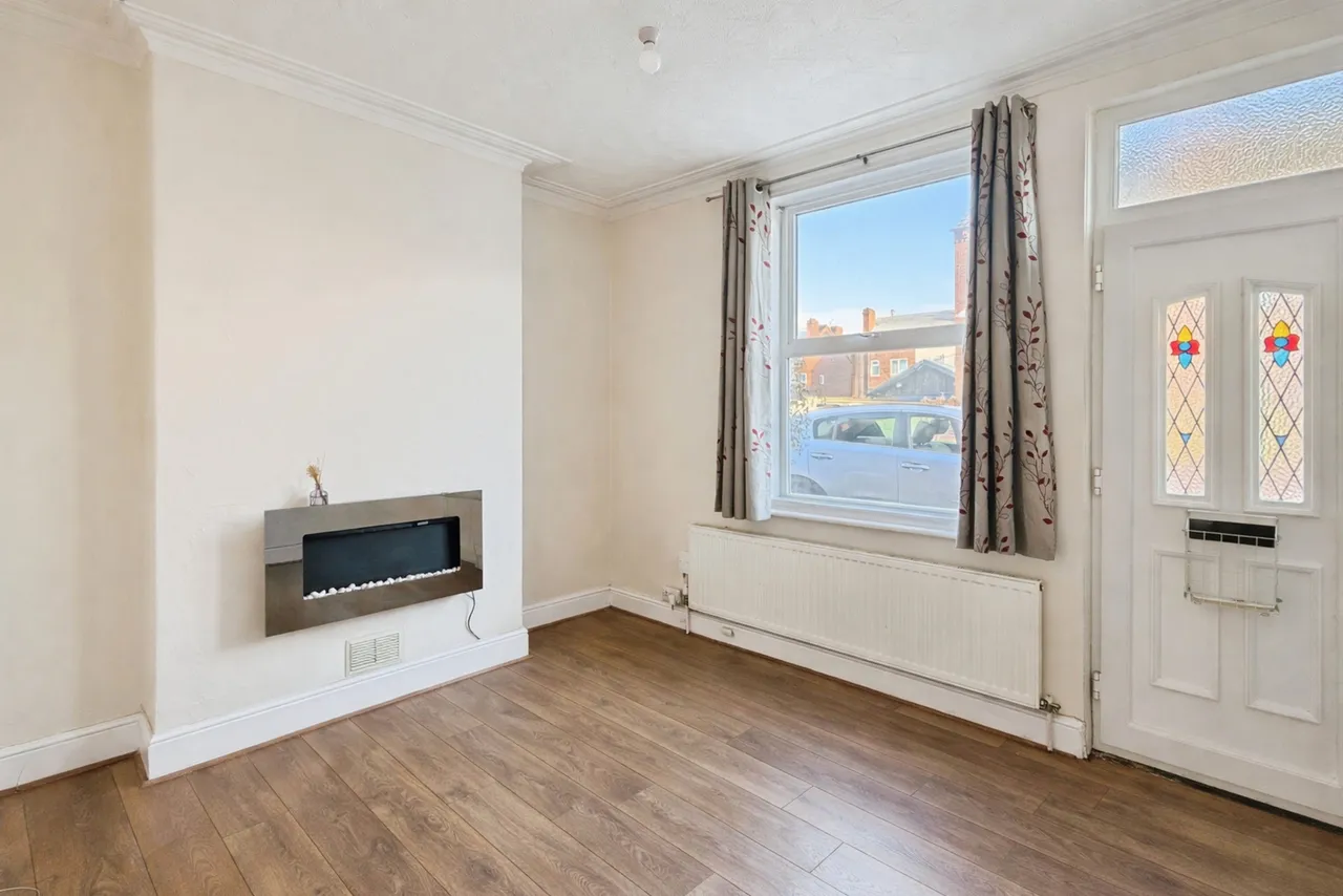 Woodleigh Avenue, Leeds, LS25, photo 2