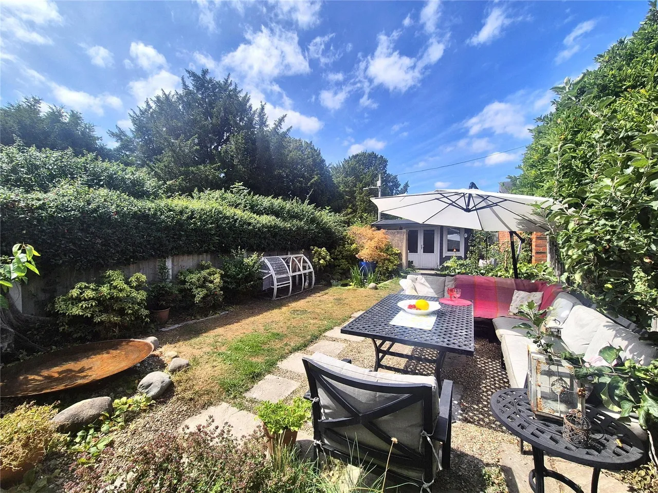 St. Marys Court, Overton, LL13, photo 19