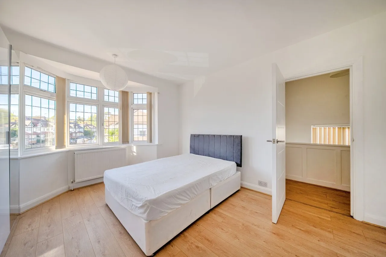 Martin Grove, Morden, SM4, photo 15