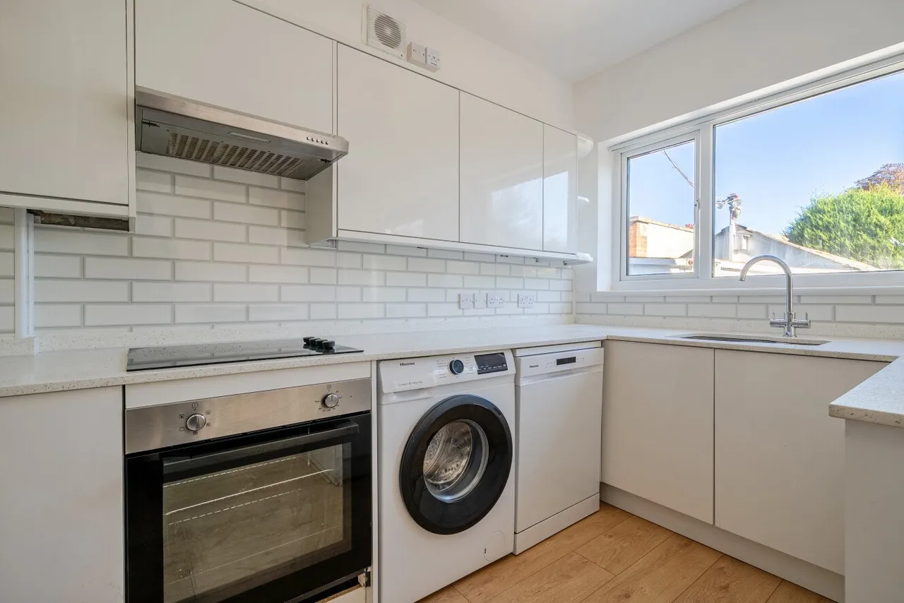 Martin Grove, Morden, SM4, photo 8