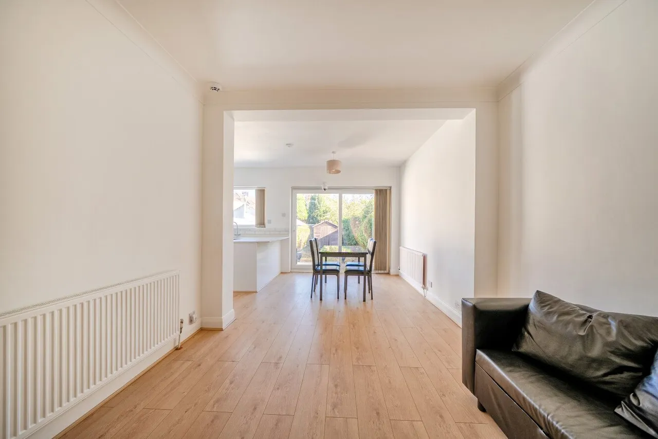 Martin Grove, Morden, SM4, photo 6