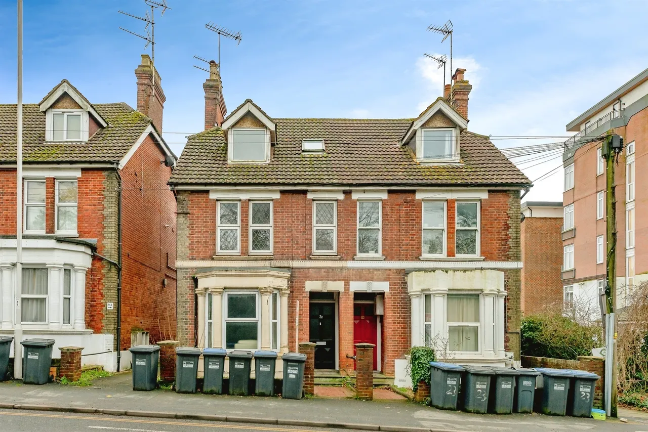 Station Road, East Grinstead, photo 6