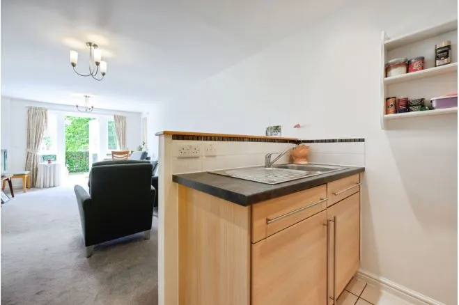 Avenue Road, Lymington, SO41, photo 18