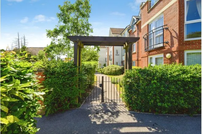 Avenue Road, Lymington, SO41, photo 2